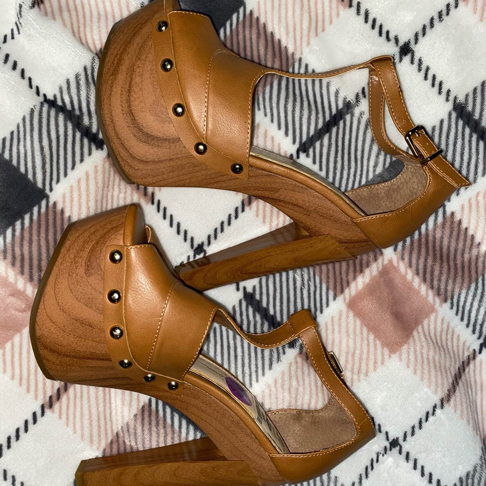 Jessica Simpson Wood platform 5 1/2 inch heels.
